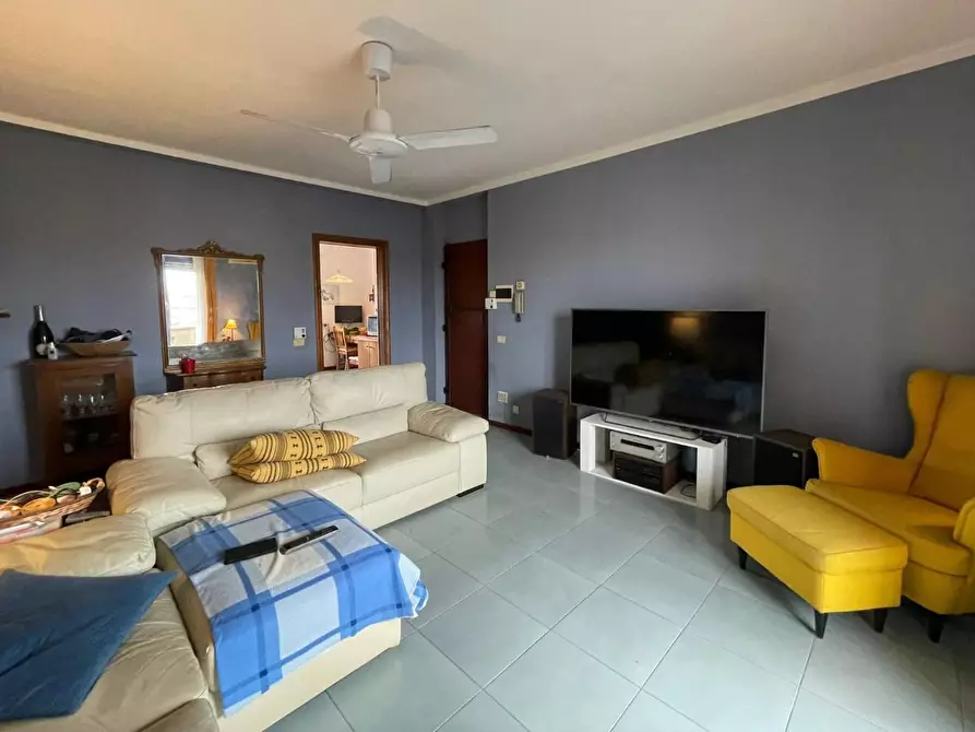 Immagine 2 di Appartamento in vendita  a Viareggio