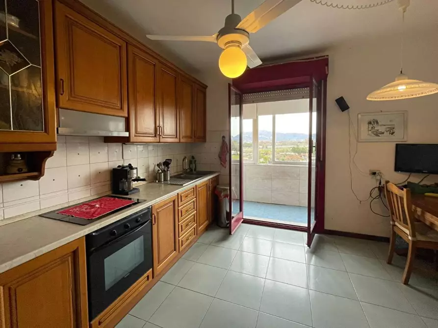 Immagine 8 di Appartamento in vendita  a Viareggio