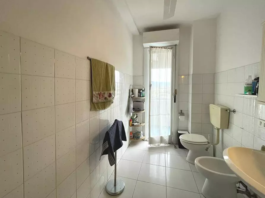 Immagine 13 di Appartamento in vendita  a Viareggio