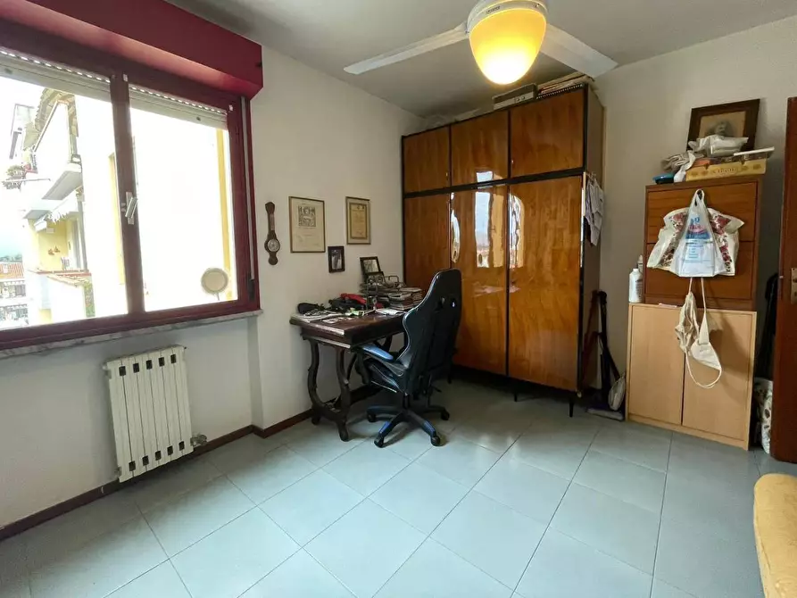 Immagine 25 di Appartamento in vendita  a Viareggio