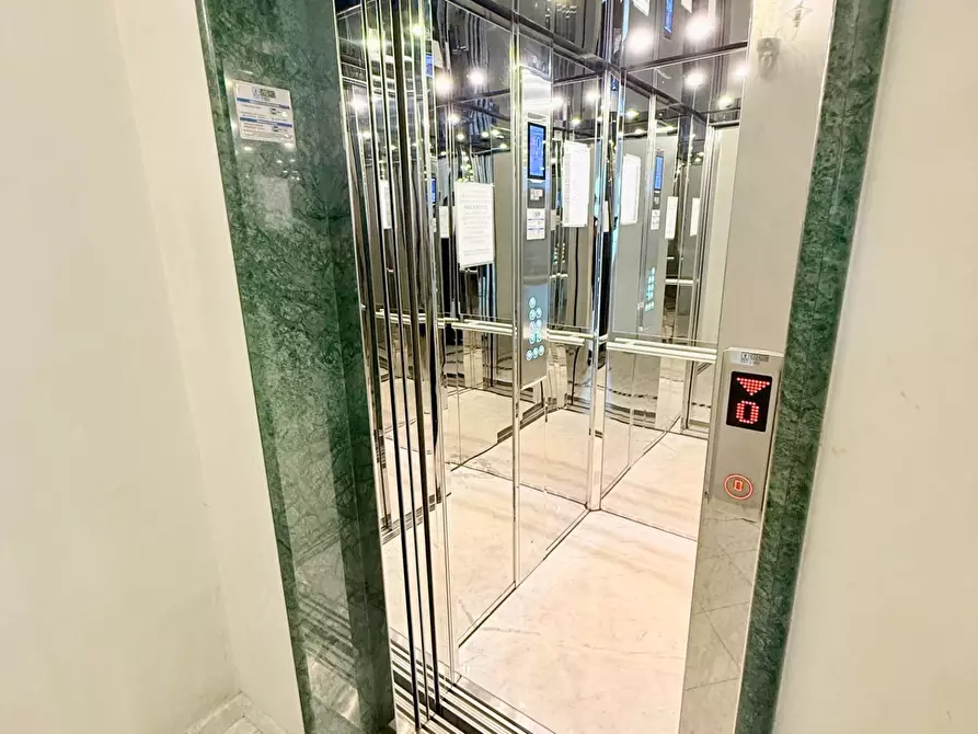 Immagine 4 di Mansarda in vendita  a Viareggio