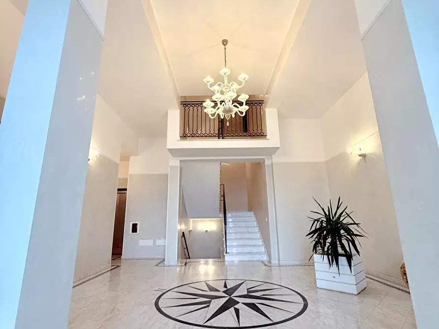 Immagine 3 di Mansarda in vendita  a Viareggio