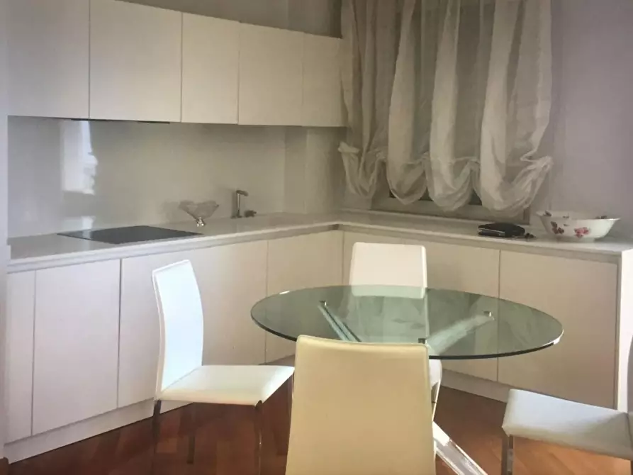 Immagine 14 di Mansarda in vendita  a Viareggio