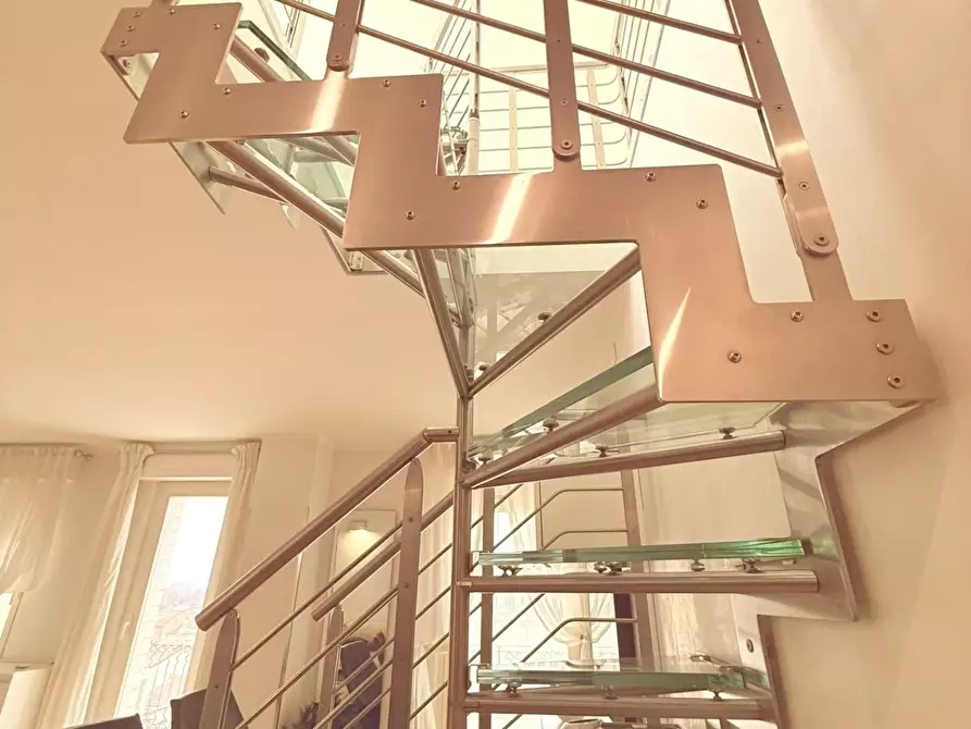 Immagine 20 di Mansarda in vendita  a Viareggio