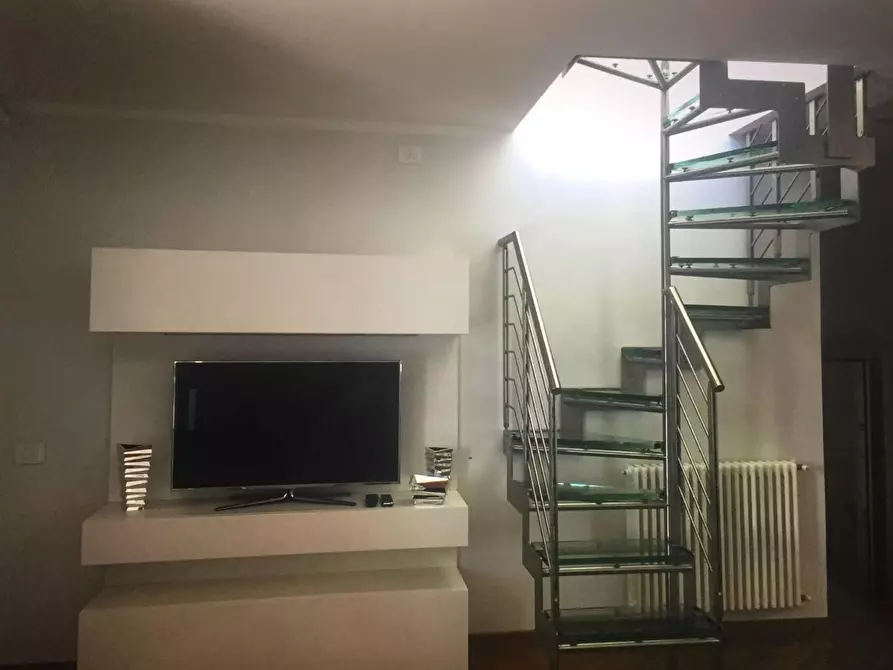 Immagine 12 di Mansarda in vendita  a Viareggio