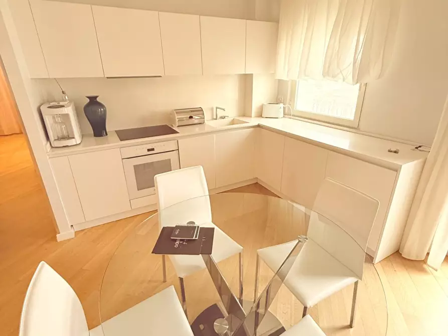 Immagine 7 di Mansarda in vendita  a Viareggio