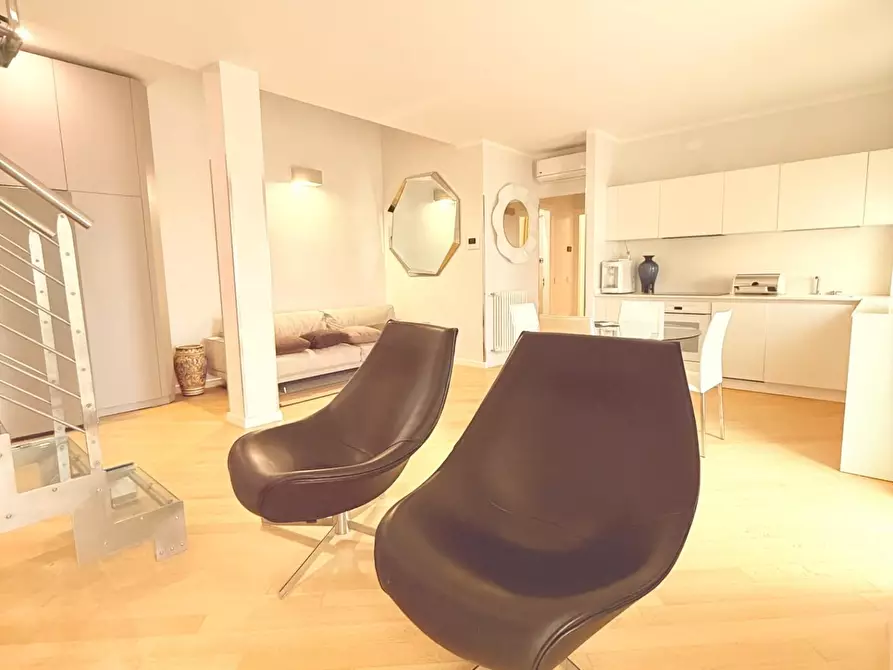 Immagine 21 di Mansarda in vendita  a Viareggio