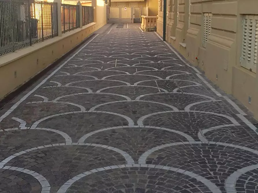 Immagine 18 di Mansarda in vendita  a Viareggio