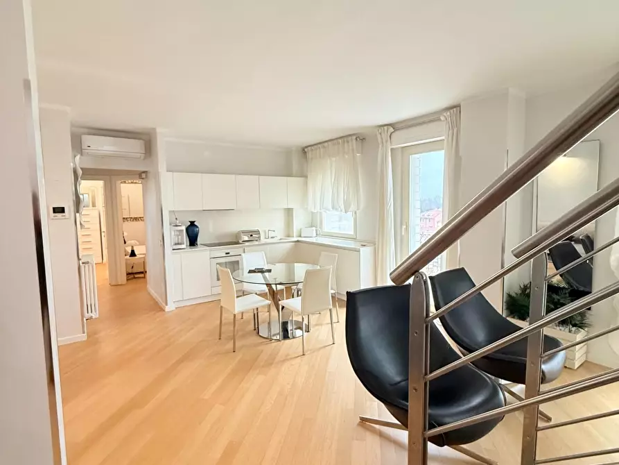 Immagine 6 di Mansarda in vendita  a Viareggio