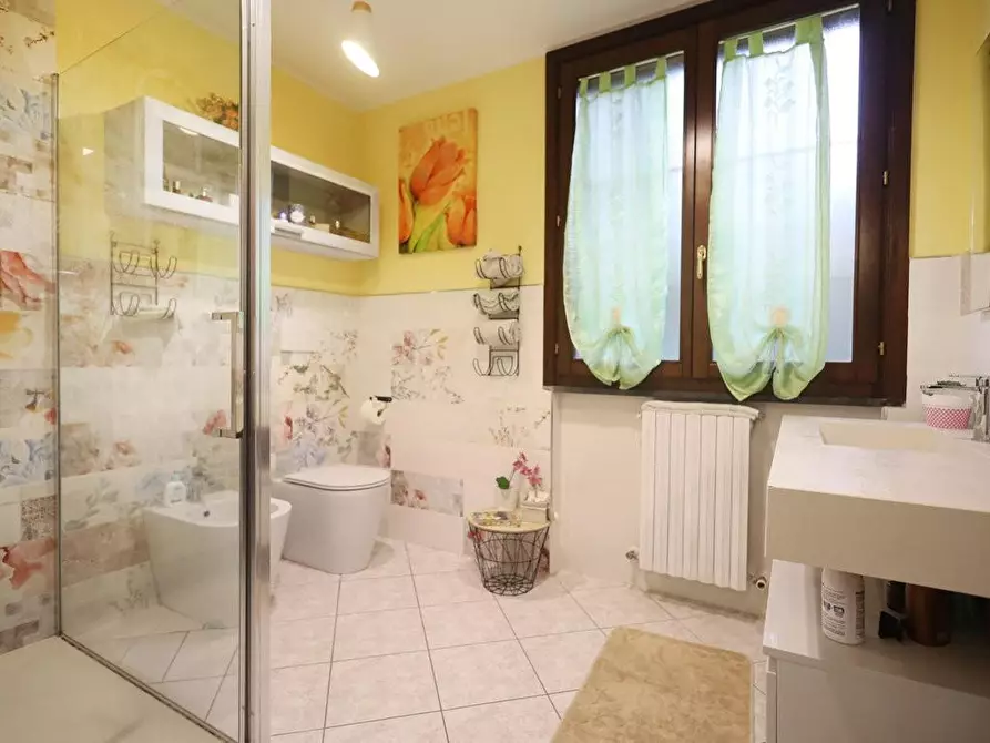 Immagine 13 di Villa in vendita  a Cascina