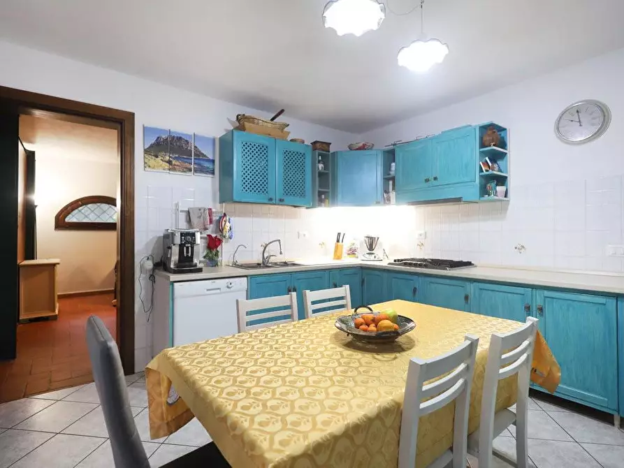 Immagine 10 di Villa in vendita  a Cascina