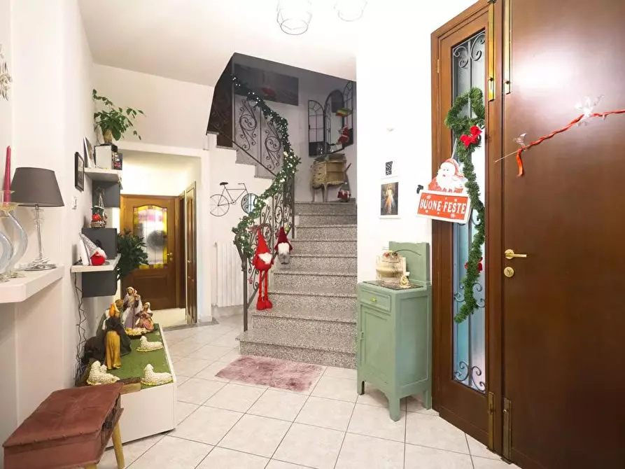 Immagine 14 di Villa in vendita  a Cascina