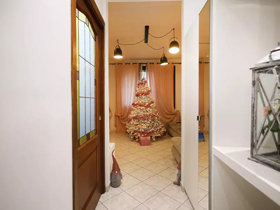 Immagine 3 di Villa in vendita  a Cascina