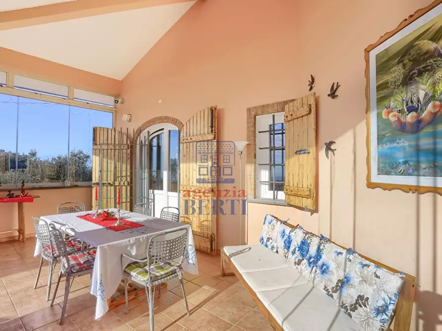 Immagine 8 di Villa in vendita  a Rosignano Marittimo