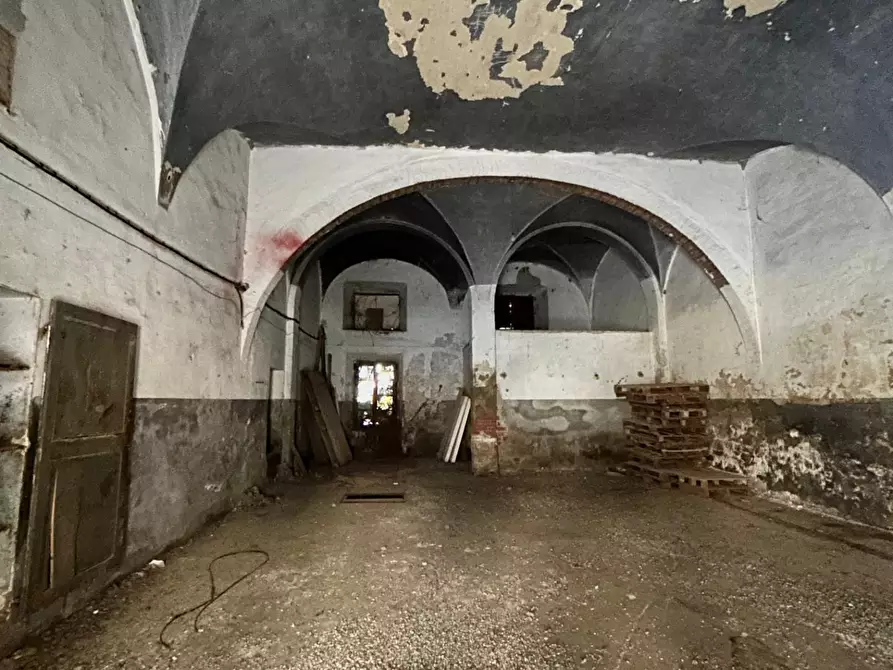 Immagine 10 di Palazzo in vendita  a Peccioli