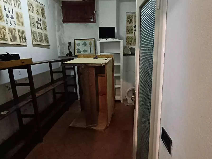 Immagine 10 di Magazzino in affitto  a Empoli