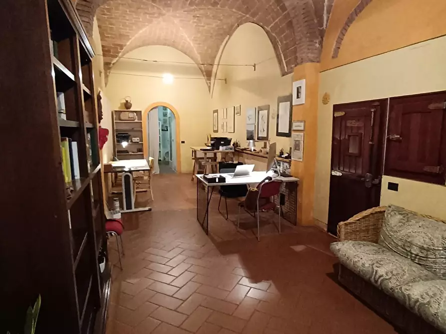 Immagine 2 di Magazzino in affitto  a Empoli