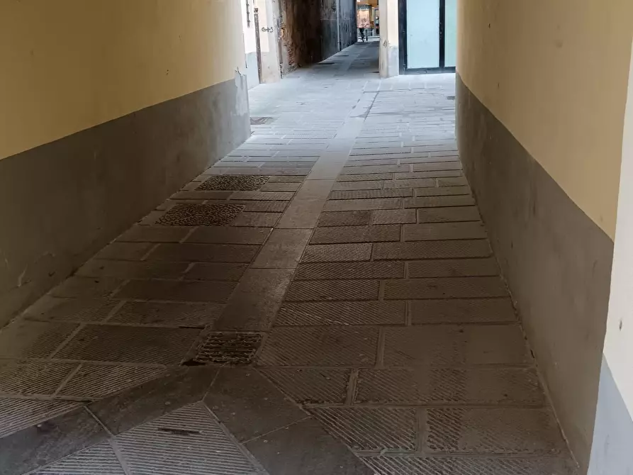 Immagine 15 di Magazzino in affitto  a Empoli