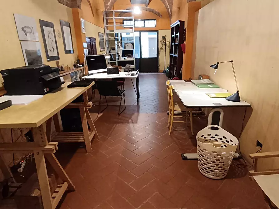 Immagine 6 di Magazzino in affitto  a Empoli