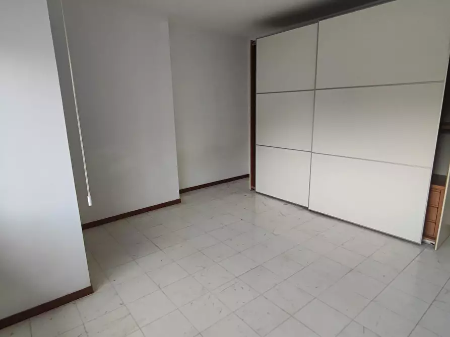 Immagine 8 di Appartamento in vendita  a Massa