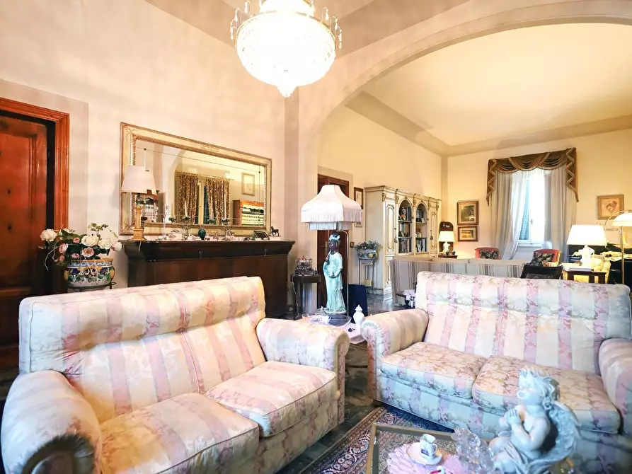 Immagine 10 di Villa in vendita  a Vinci