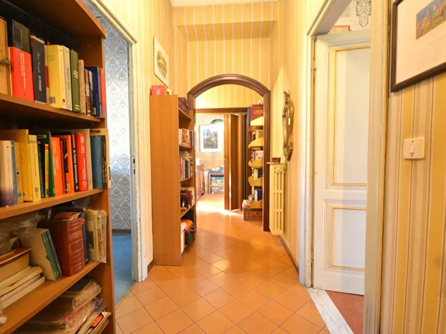 Immagine 15 di Villa in vendita  a Lucca