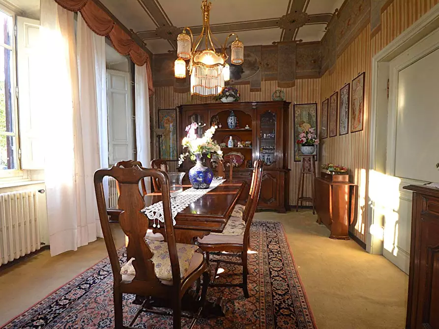 Immagine 4 di Villa in vendita  a Lucca
