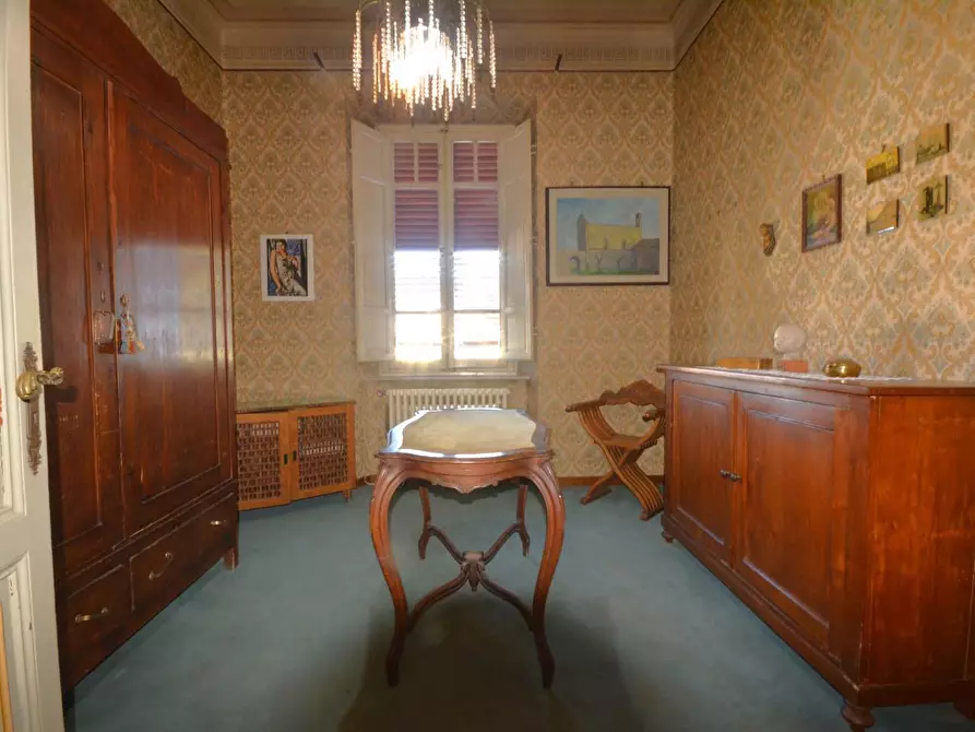 Immagine 17 di Villa in vendita  a Lucca