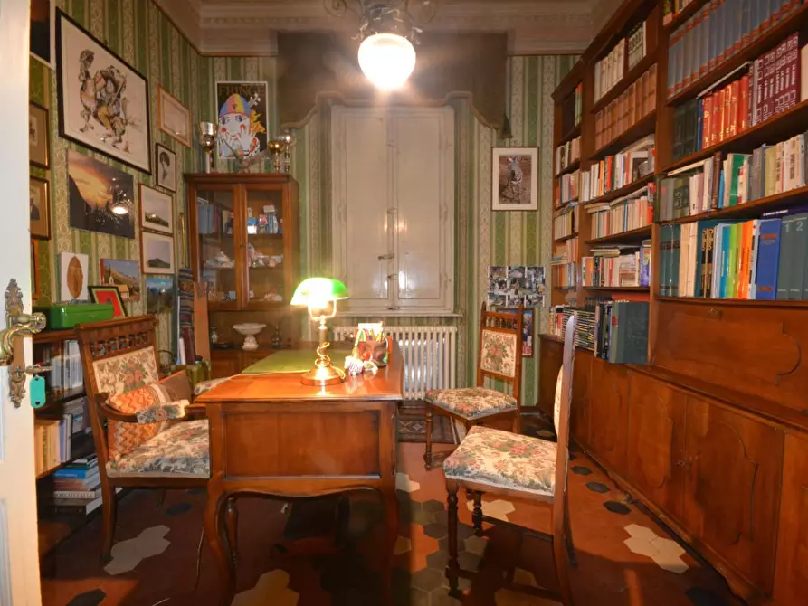 Immagine 8 di Villa in vendita  a Lucca