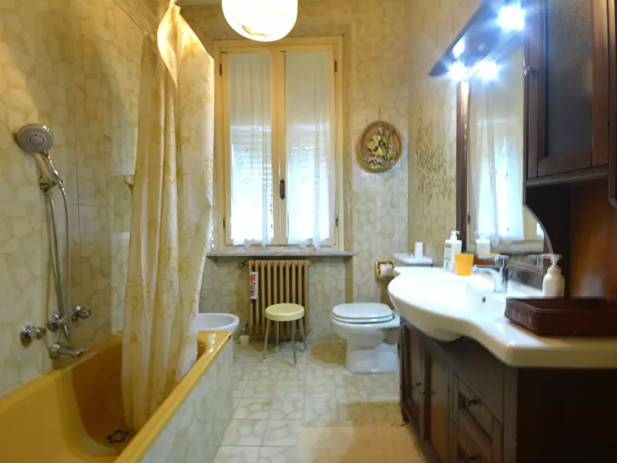 Immagine 19 di Villa in vendita  a Lucca