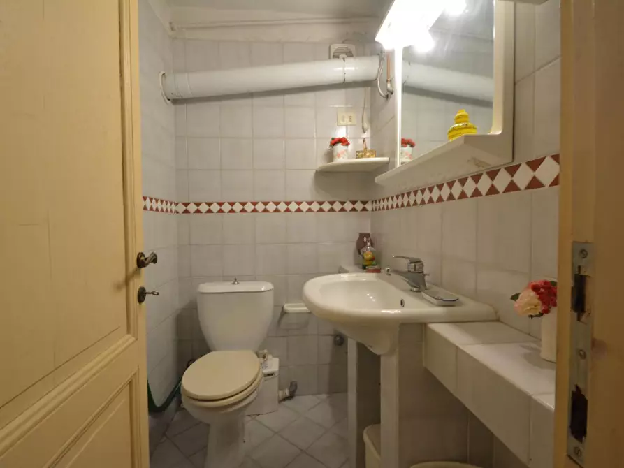 Immagine 24 di Villa in vendita  a Lucca