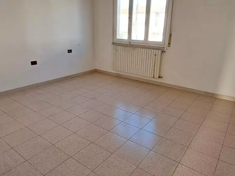 Immagine 6 di Appartamento in vendita  a Cecina