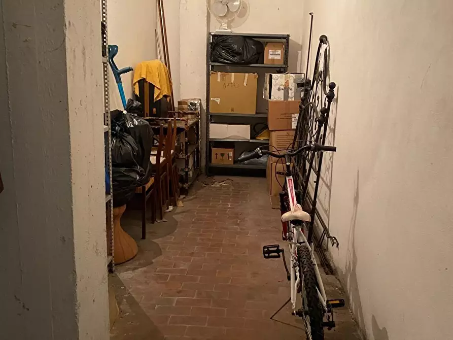 Immagine 9 di Appartamento in vendita  a Massa