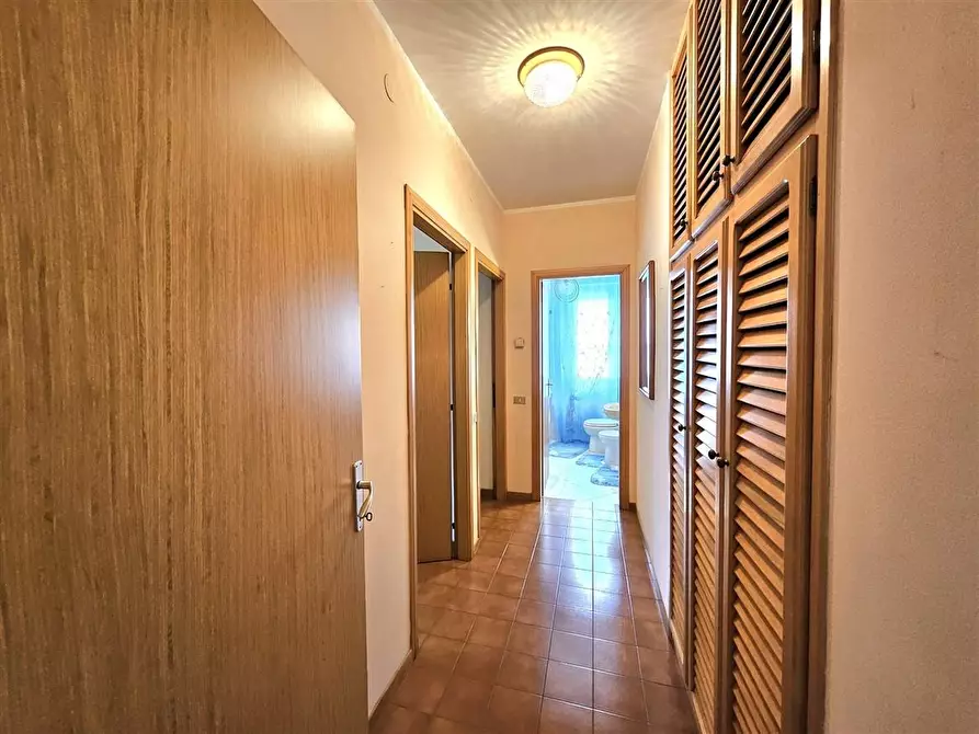 Immagine 27 di Appartamento in vendita  a Massa