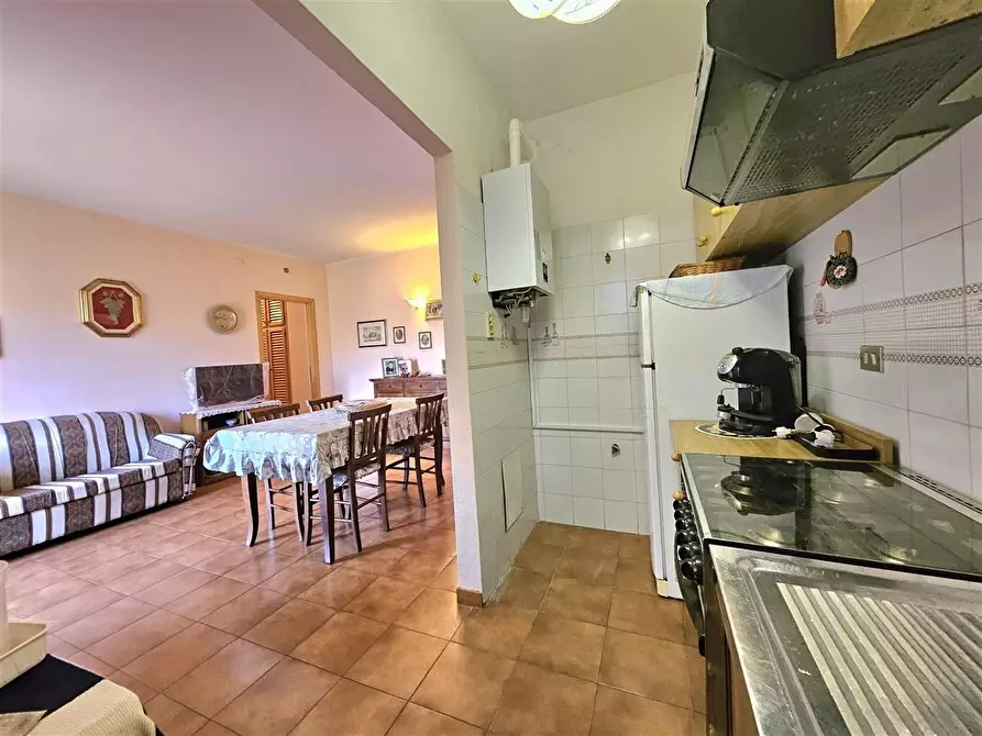 Immagine 25 di Appartamento in vendita  a Massa