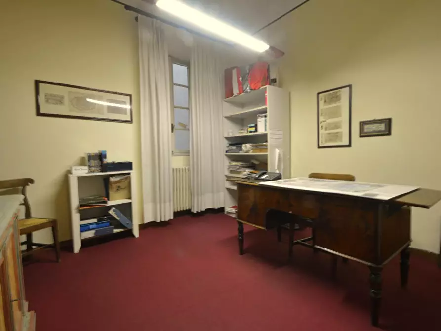 Immagine 16 di Appartamento in vendita  a Lucca