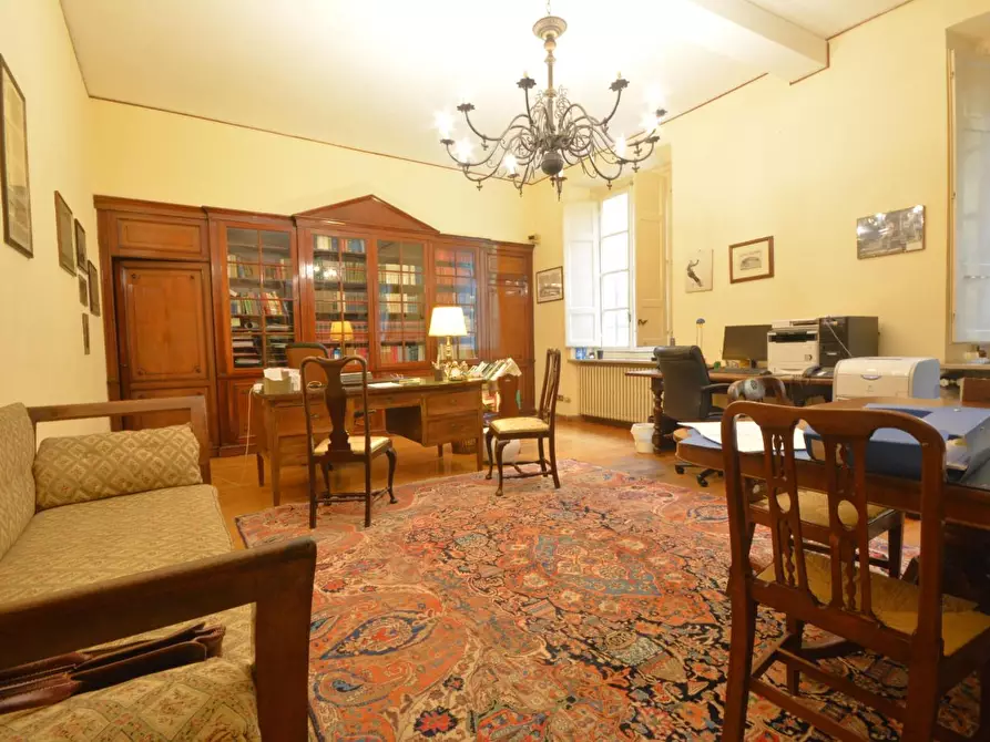 Immagine 1 di Appartamento in vendita  a Lucca