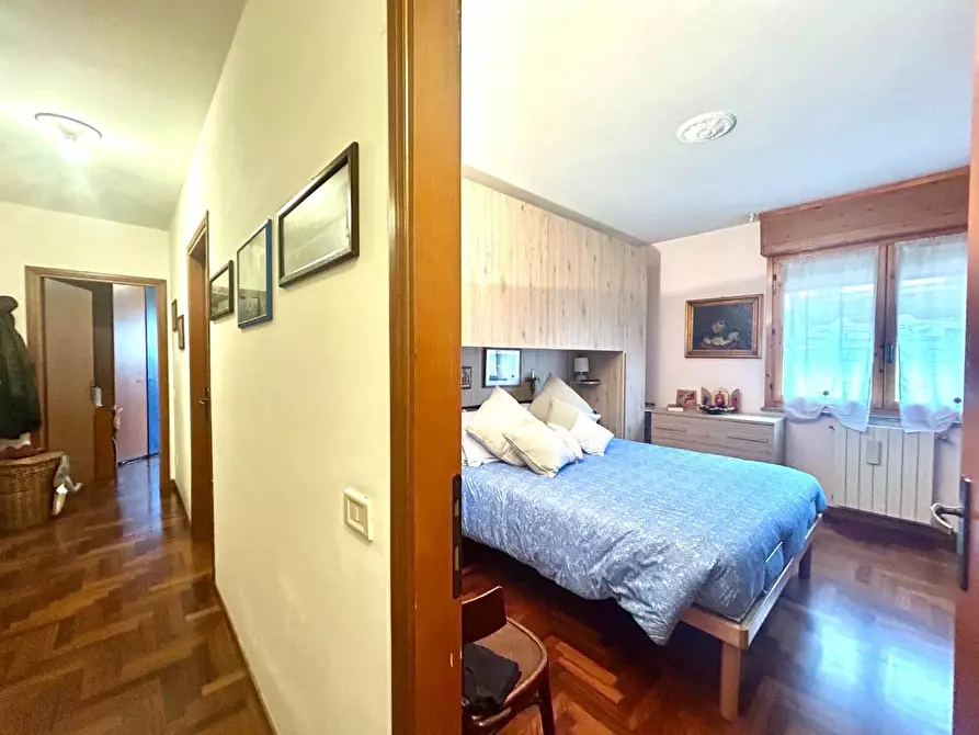 Immagine 16 di Appartamento in vendita  a Siena