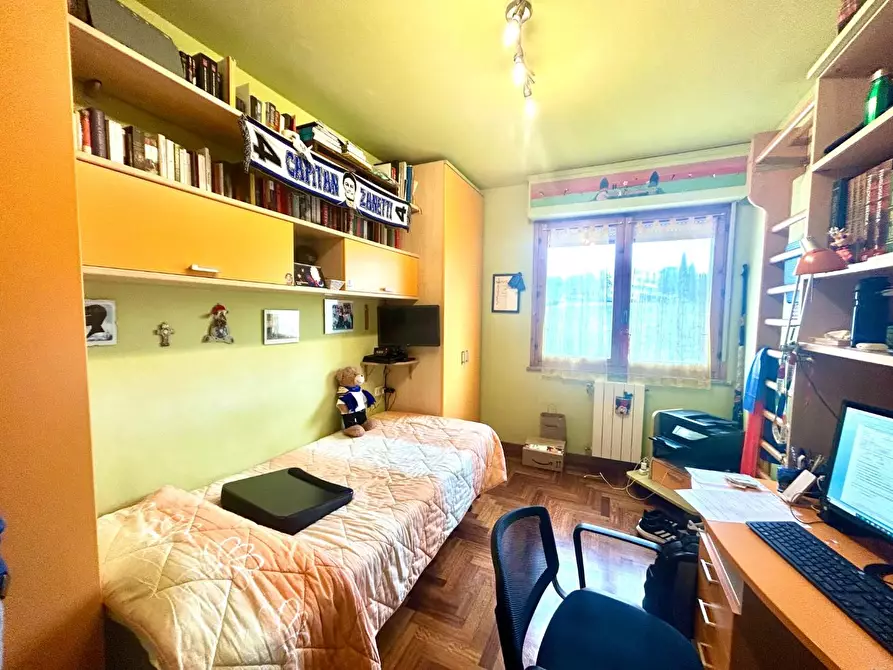 Immagine 9 di Appartamento in vendita  a Siena