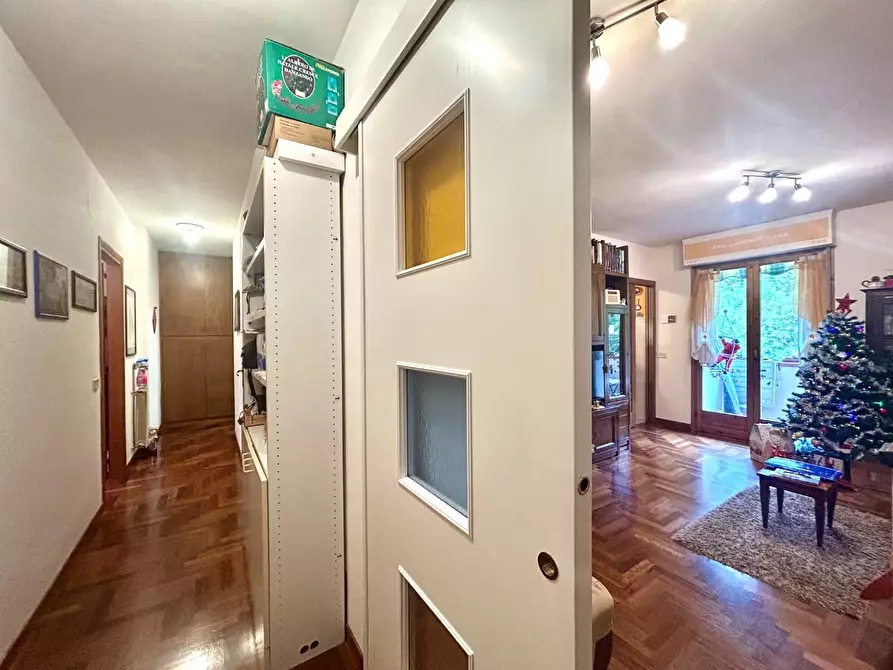 Immagine 17 di Appartamento in vendita  a Siena