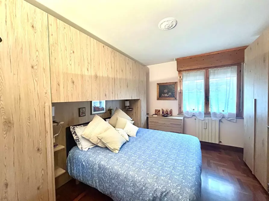 Immagine 11 di Appartamento in vendita  a Siena