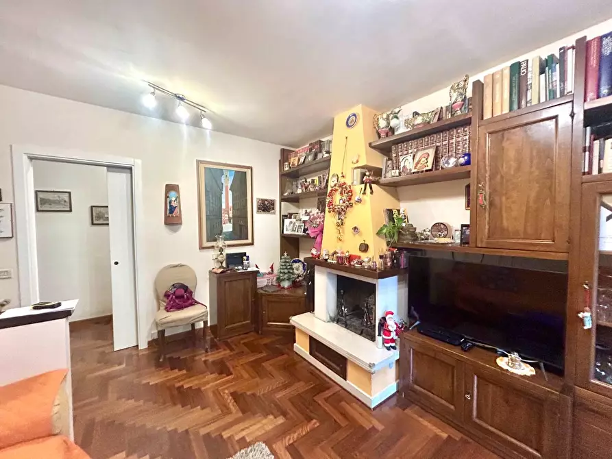 Immagine 6 di Appartamento in vendita  a Siena