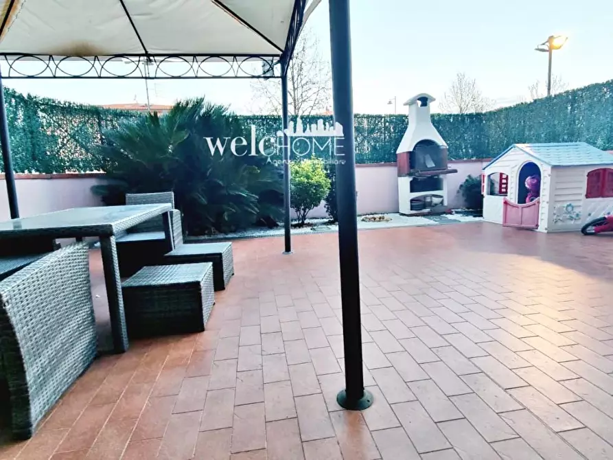 Immagine 13 di Appartamento in vendita  a Campi Bisenzio