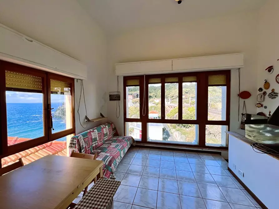 Immagine 9 di Appartamento in vendita  a Rosignano Marittimo