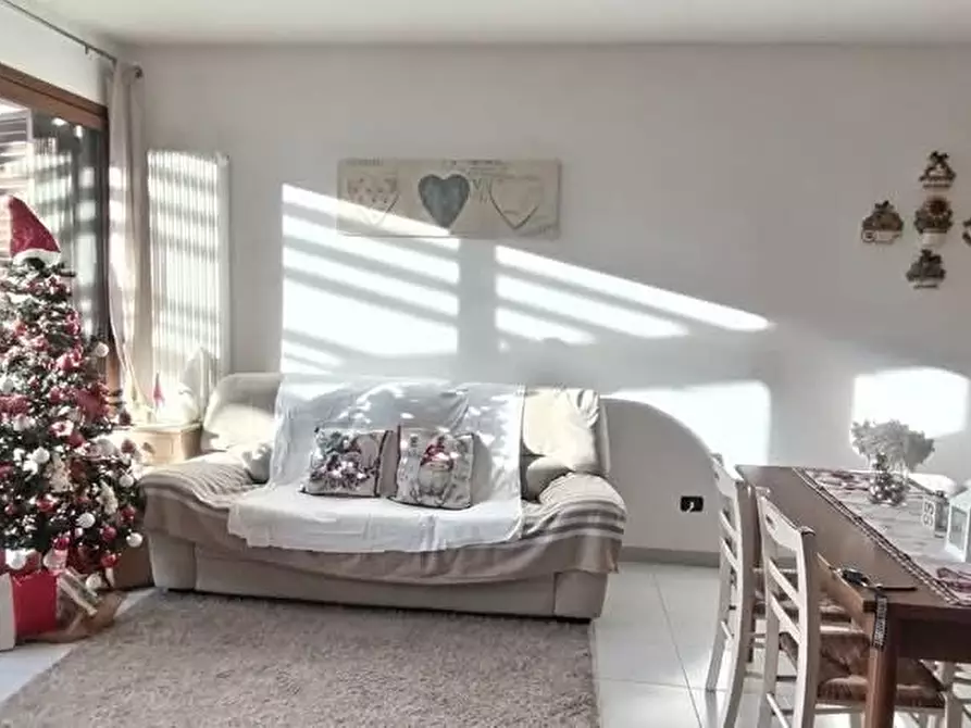 Immagine 9 di Appartamento in vendita  a Ortonovo