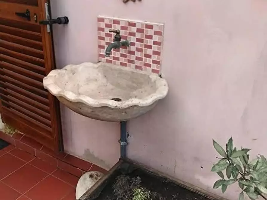 Immagine 7 di Appartamento in vendita  a Ortonovo