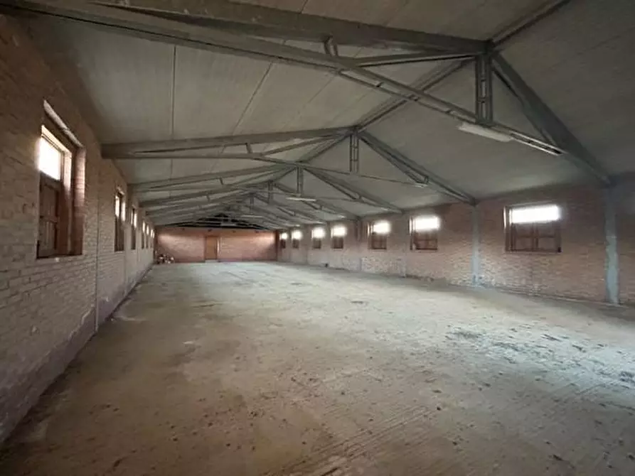 Immagine 9 di Casa indipendente in vendita  a Siena