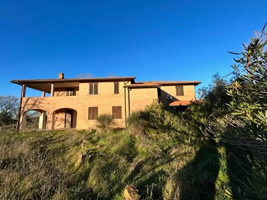 Immagine 4 di Casa indipendente in vendita  a Siena