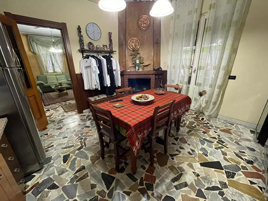 Immagine 16 di Porzione di casa in vendita  a Massa