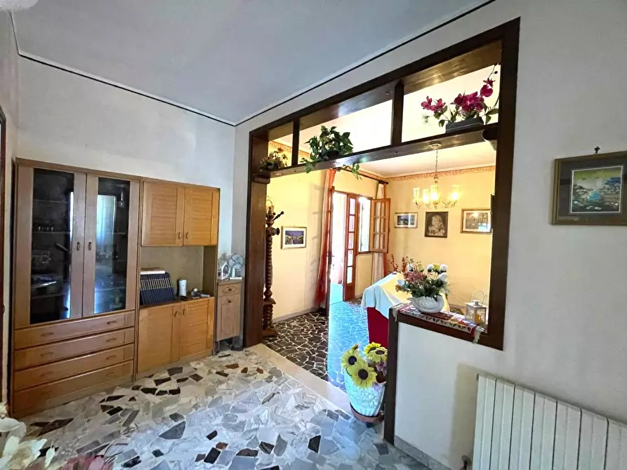 Immagine 5 di Porzione di casa in vendita  a Massa